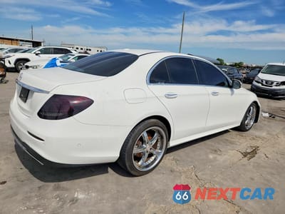 Trzecie zdjęcie samochodu z tyłu: 2017 MERCEDES-BENZ E 300 VIN:WDDZF4JB9HA243055 - miniatura
