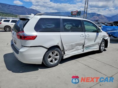 Trzecie zdjęcie samochodu z tyłu: 2020 TOYOTA SIENNA LE VIN:5TDKZ3DC3LS064474 - miniatura