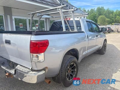 Czwarte zdjęcie samochodu z boku: 2010 TOYOTA TUNDRA DOUBLE CAB SR5 VIN:5TFUY5F14AX116074 - miniatura