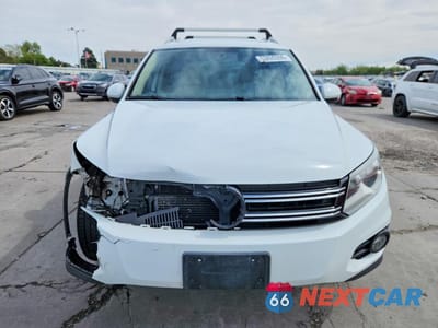 Piąte zdjęcie samochodu w środku: 2014 VOLKSWAGEN TIGUAN S VIN:WVGBV3AX1EW624137 - miniatura