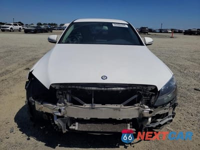 Piąte zdjęcie samochodu w środku: 2015 MERCEDES-BENZ C 300 4MATIC VIN:55SWF4KB6FU054779 - miniatura