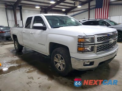 Czwarte zdjęcie samochodu z boku: 2015 CHEVROLET SILVERADO K1500 LT VIN:1GCVKREC0FZ400023 - miniatura