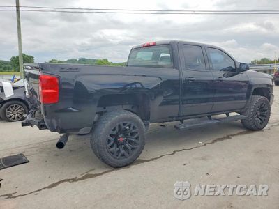 Trzecie zdjęcie samochodu z tyłu: 2017 CHEVROLET SILVERADO K1500 LT VIN:1GCVKREC1HZ330440 - miniatura