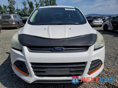 Piąte zdjęcie samochodu w środku: 2016 FORD ESCAPE S VIN:1FMCU0F71GUC80497 - miniatura