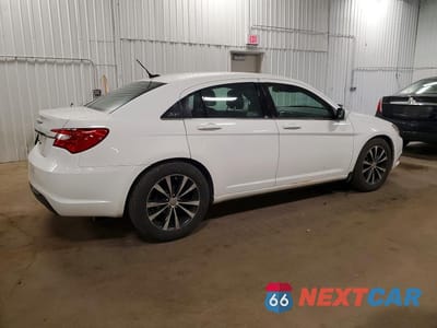 Trzecie zdjęcie samochodu z tyłu: 2013 CHRYSLER 200 VIN:1C3CCBCG7DN571006 - miniatura