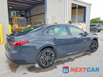 Trzecie zdjęcie samochodu z tyłu: 2026 TOYOTA CAMRY XLE VIN:4T1DAACK5TU728892 - miniatura