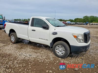 Czwarte zdjęcie samochodu z boku: 2019 NISSAN TITAN XD S VIN:1N6AA1R97KN523740 - miniatura