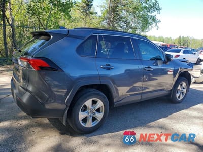 Trzecie zdjęcie samochodu z tyłu: 2019 TOYOTA RAV4 XLE VIN:2T3R1RFV0KW082158 - miniatura