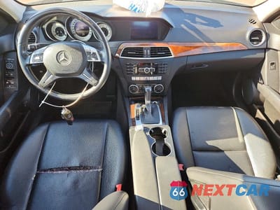 Zdjęcie 8 z 13 samochodu: 2014 MERCEDES-BENZ C 300 4MATIC VIN:WDDGF8AB3EG182700 - miniatura