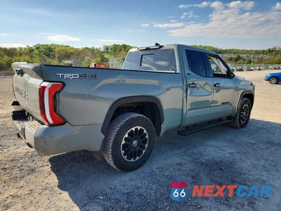 Trzecie zdjęcie samochodu z tyłu: 2022 TOYOTA TUNDRA SR5 VIN:5TFLA5DA8NX006962 - miniatura