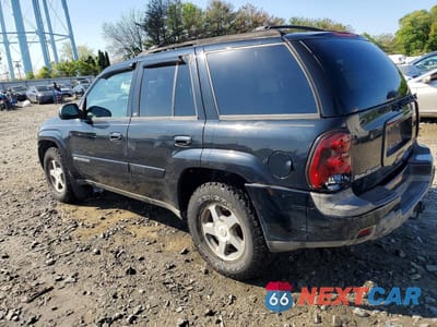 Drugie zdjęcie samochodu z przodu: 2004 CHEVROLET TRAILBLAZER LS VIN:1GNDT13S442281118 - miniatura