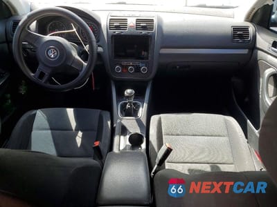 Zdjęcie 8 z 12 samochodu: 2010 VOLKSWAGEN JETTA S VIN:3VWJX7AJ6AM024993 - miniatura