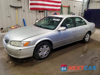 2001 TOYOTA CAMRY LE 4D SEDAN 4T1BG22K91U862606 - główne zdjęcie licytacji z USA - miniatura