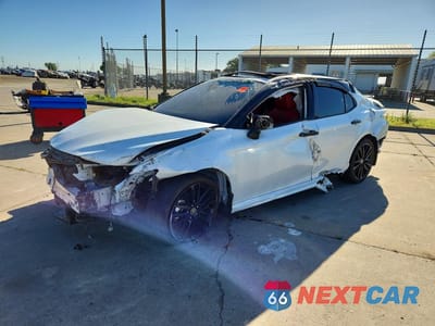2024 TOYOTA CAMRY XSE 4T1K31AK4RU074142 - główne zdjęcie licytacji z USA - miniatura