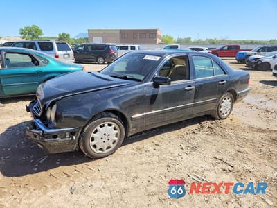 1998 MERCEDES-BENZ E 320 WDBJF65F6WA621456 - główne zdjęcie licytacji z USA - miniatura