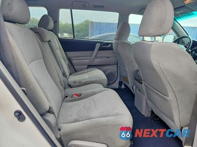 Zdjęcie 11 z 13 samochodu: 2011 TOYOTA HIGHLANDER BASE VIN:5TDZA3EH0BS009799 - miniatura