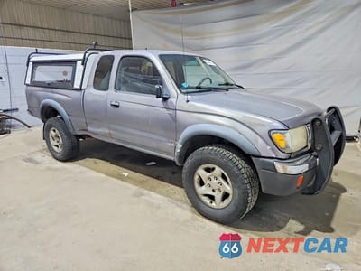 Czwarte zdjęcie samochodu z boku: 1998 TOYOTA TACOMA XTRACAB VIN:4TAWN72N6WZ121810 - miniatura