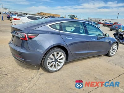 Trzecie zdjęcie samochodu z tyłu: 2019 TESLA MODEL 3 VIN:5YJ3E1EA9KF300808 - miniatura