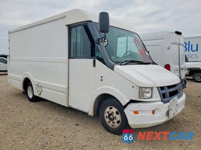 Czwarte zdjęcie samochodu z boku: 2015 ISUZU NPR DELIVERY VAN VIN:JALB4T171F7W00034 - miniatura