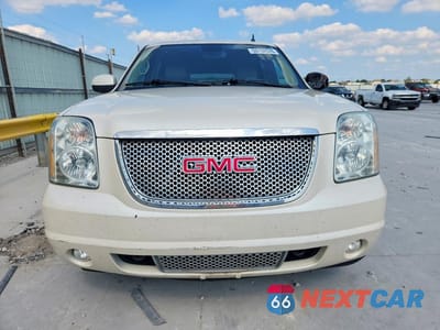 Piąte zdjęcie samochodu w środku: 2013 GMC YUKON XL DENALI VIN:1GKS2MEF6DR367885 - miniatura