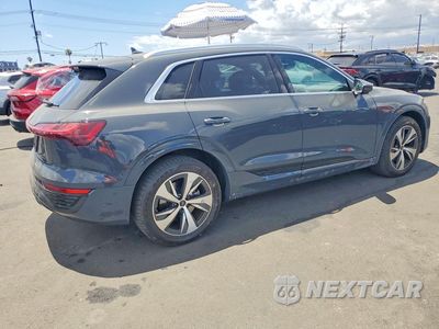 Trzecie zdjęcie samochodu z tyłu: 2024 AUDI Q8 E-TRON PREMIUM PLUS VIN:WA15AAGE3RB040594 - miniatura