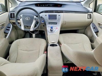 Zdjęcie 8 z 12 samochodu: 2012 TOYOTA PRIUS THREE VIN:JTDKN3DU1C1546913 - miniatura