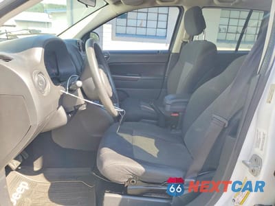 Zdjęcie 7 z 13 samochodu: 2012 JEEP COMPASS SPORT VIN:1C4NJDBB7CD559826 - miniatura