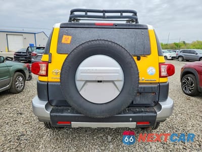 Zdjęcie 6 z 12 samochodu: 2010 TOYOTA FJ CRUISER BASE VIN:JTEBU4BF8AK071843 - miniatura