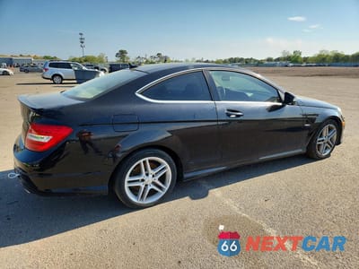 Trzecie zdjęcie samochodu z tyłu: 2012 MERCEDES-BENZ C 350 VIN:WDDGJ5HB5CF741055 - miniatura