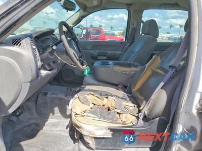 Zdjęcie 7 z 12 samochodu: 2007 CHEVROLET SILVERADO K2500 HEAVY DUTY VIN:1GCHK23K57F530901 - miniatura