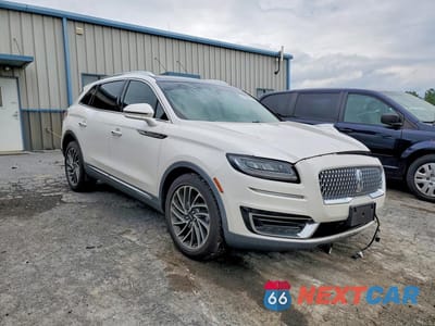 Czwarte zdjęcie samochodu z boku: 2019 LINCOLN NAUTILUS RESERVE VIN:2LMPJ8L96KBL45605 - miniatura