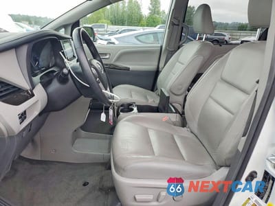 Zdjęcie 7 z 14 samochodu: 2019 TOYOTA SIENNA XLE 7-PASSENGER VIN:5TDDZ3DC3KS216793 - miniatura