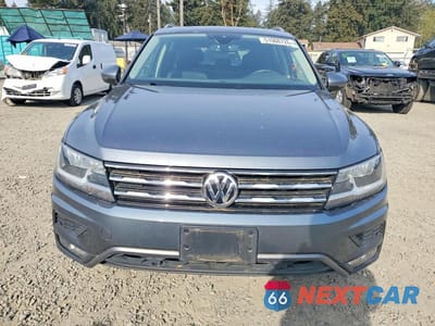 Piąte zdjęcie samochodu w środku: 2020 VOLKSWAGEN TIGUAN SE VIN:3VV2B7AX1LM058757 - miniatura