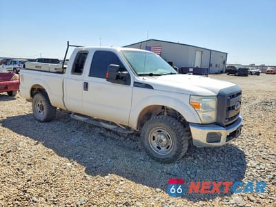 Czwarte zdjęcie samochodu z boku: 2015 FORD F250 SUPER DUTY VIN:1FT7X2B69FEA82944 - miniatura