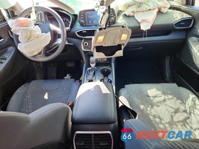 Zdjęcie 8 z 14 samochodu: 2019 HYUNDAI SANTA FE SE VIN:5NMS23ADXKH060411 - miniatura