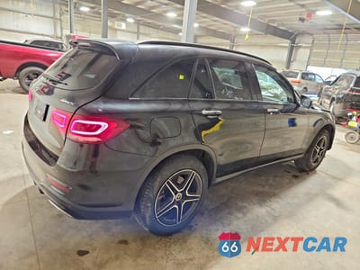 Trzecie zdjęcie samochodu z tyłu: 2021 MERCEDES-BENZ GLC 300 4MATIC VIN:W1N0G8EB9MF991764 - miniatura