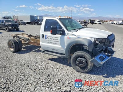 Czwarte zdjęcie samochodu z boku: 2014 FORD F550 SUPER DUTY VIN:1FDUF5HY3EEB81611 - miniatura