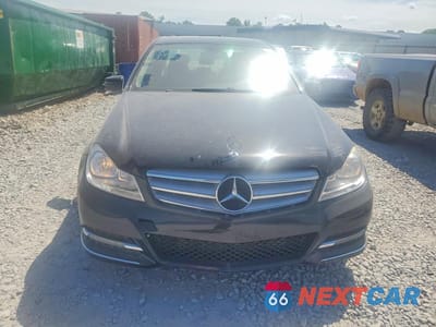 Piąte zdjęcie samochodu w środku: 2012 MERCEDES-BENZ C 250 VIN:WDDGF4HB8CR236542 - miniatura