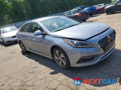 Czwarte zdjęcie samochodu z boku: 2017 HYUNDAI SONATA PLUG-IN HYBRID LIMITED VIN:KMHE54L22HA045177 - miniatura