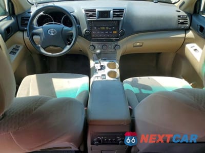 Zdjęcie 8 z 13 samochodu: 2008 TOYOTA HIGHLANDER BASE VIN:JTEES41A082085741 - miniatura