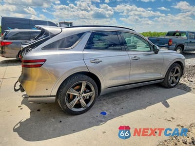 Trzecie zdjęcie samochodu z tyłu: 2024 GENESIS GV70 2.5T STANDARD VIN:5NMMADTB0RH011550 - miniatura