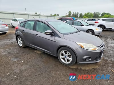 Czwarte zdjęcie samochodu z boku: 2013 FORD FOCUS SE VIN:1FADP3K25DL129102 - miniatura