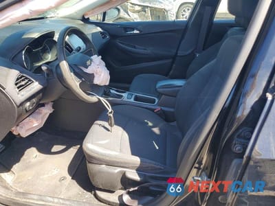 Zdjęcie 7 z 12 samochodu: 2017 CHEVROLET CRUZE LS VIN:1G1BC5SM6H7252246 - miniatura