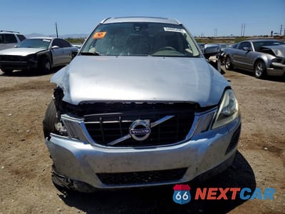 Piąte zdjęcie samochodu w środku: 2011 VOLVO XC60 3.2 VIN:YV4952DL5B2188849 - miniatura
