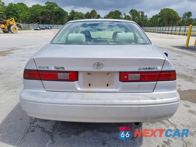 Zdjęcie 6 z 12 samochodu: 1997 TOYOTA CAMRY LE VIN:4T1BG22K1VU157773 - miniatura