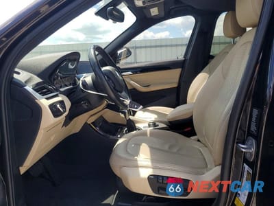 Zdjęcie 7 z 13 samochodu: 2016 BMW X1 XDRIVE28I VIN:WBXHT3C36G5E53513 - miniatura