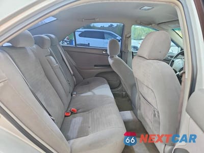 Zdjęcie 10 z 13 samochodu: 2005 TOYOTA CAMRY LE VIN:4T1BE32K55U031959 - miniatura