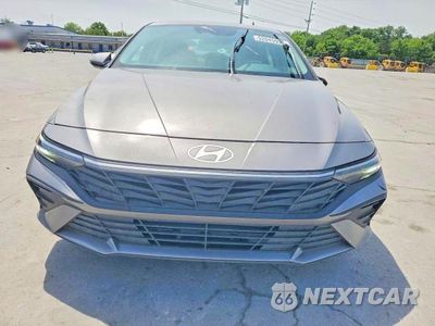 Piąte zdjęcie samochodu w środku: 2024 HYUNDAI ELANTRA SE VIN:KMHLL4DG5RU720060 - miniatura