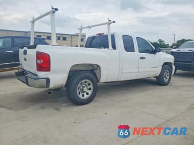 Trzecie zdjęcie samochodu z tyłu: 2011 CHEVROLET SILVERADO C1500 LS VIN:1GCRCREA5BZ459012 - miniatura