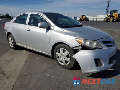 Czwarte zdjęcie samochodu z boku: 2013 TOYOTA COROLLA L VIN:2T1BU4EE6DC956751 - miniatura